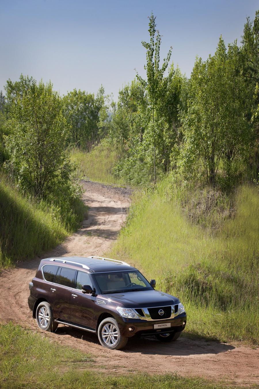  Nissan Patrol 2010 года  (фото 35 из 118)